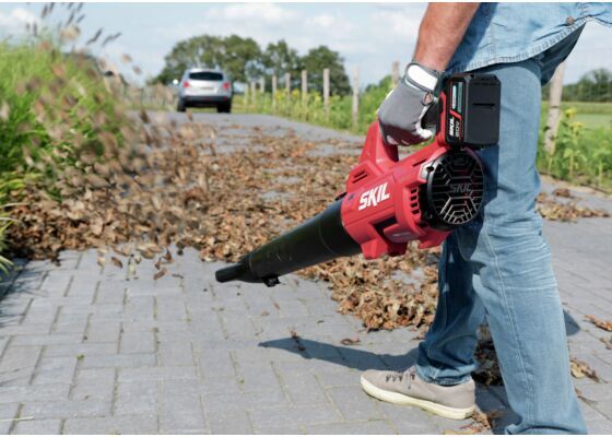 SKIL 0330 AC Hiiliharjaton akku-lehtipuhallin 160km/h 2,5Ah