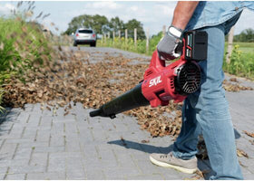 SKIL 0330 AC Hiiliharjaton akku-lehtipuhallin 160km/h 2,5Ah - 0