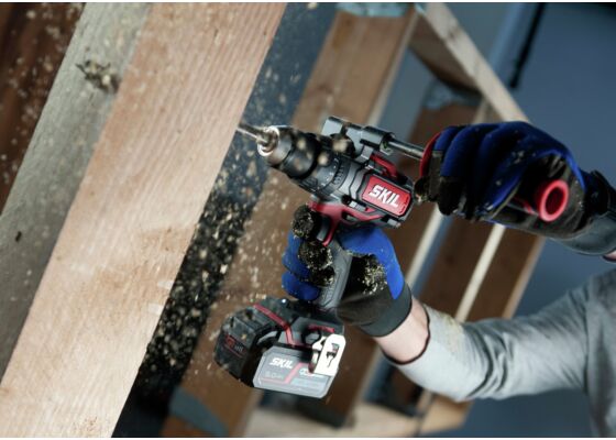 SKIL 3085 JA hiiliharjaton akkuiskuporakone