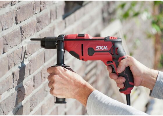 SKIL 6725 GA Iskuporakone 710 W laukulla - 0