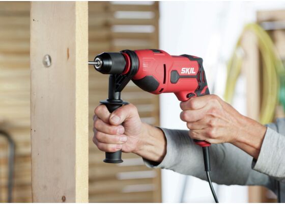 SKIL 6725 GA Iskuporakone 710 W laukulla