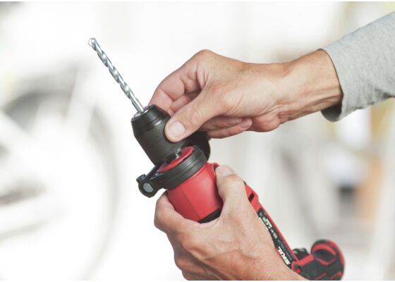 SKIL 6725 GA Iskuporakone 710 W laukulla