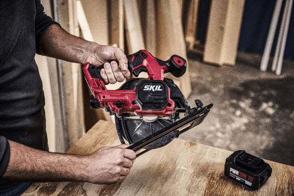 SKIL 3551 AB Hiiliharjaton akkusaha 4 Ah akulla