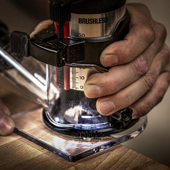 SKIL 3170 CA Hiiliharjaton jyrsin, akkujyrsin