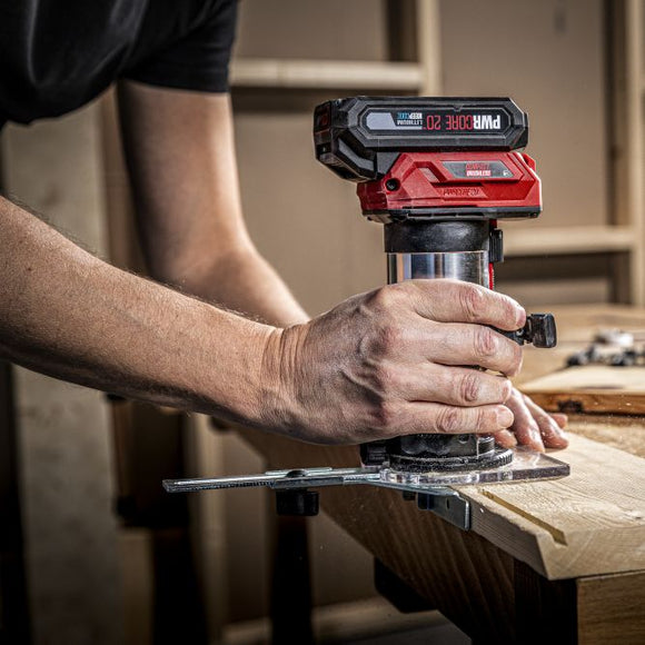 SKIL 3170 CA Hiiliharjaton jyrsin, akkujyrsin